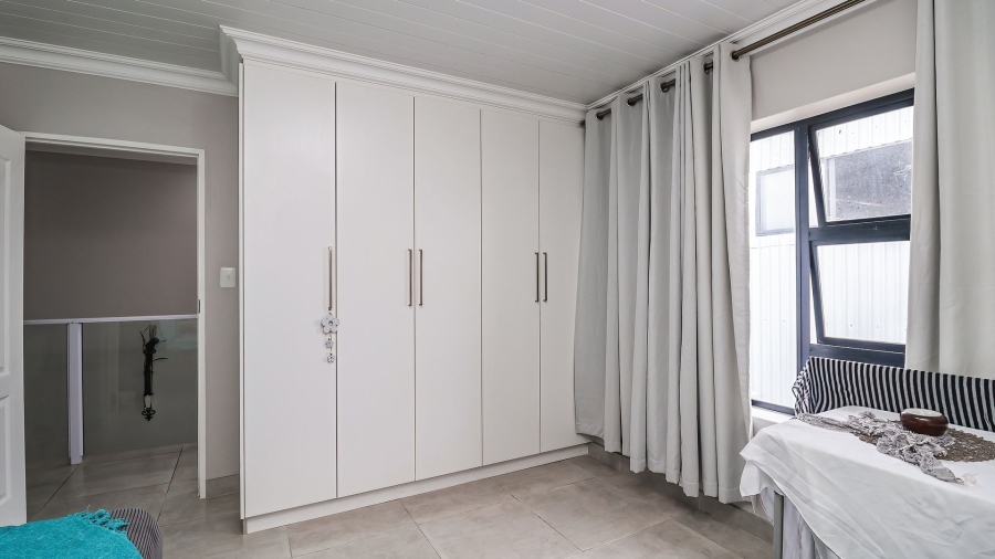 3 Bedroom Property for Sale in Dana Bay Western Cape